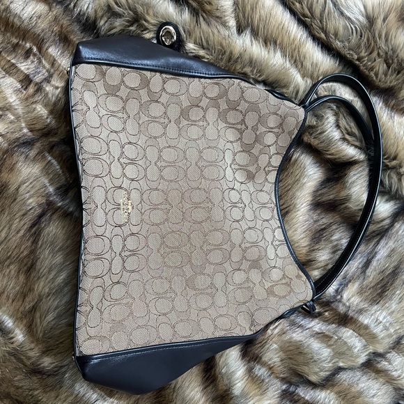 NWT Coach Edie Signature Jacquard Shoulder Bag - Light Gold/Khaki Brown - Picture 2 of 11